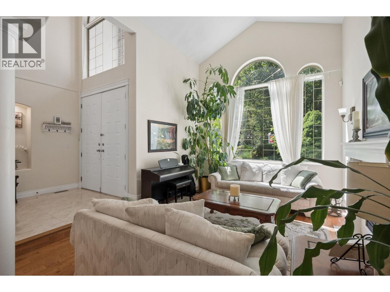 1269 Erskine Street, Coquitlam, British Columbia  V3B 6Y1 - Photo 4 - R3137863