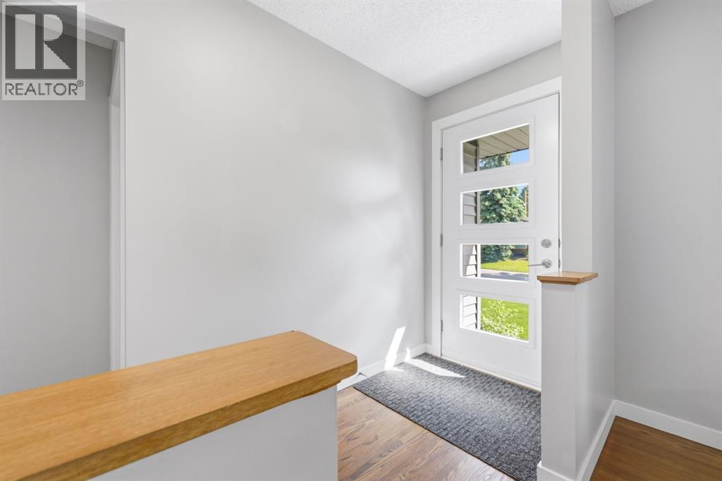 5003 Brockington Road NW, Calgary, Alberta  T2L 1R7 - Photo 3 - A2322138