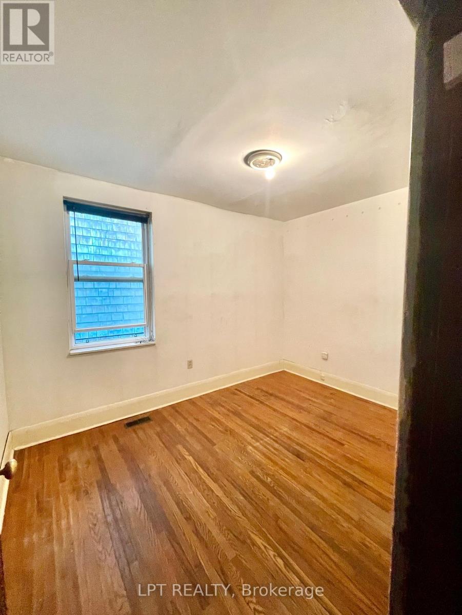 326 Beech Avenue, Toronto, Ontario  M4E 3J3 - Photo 15 - E13468882