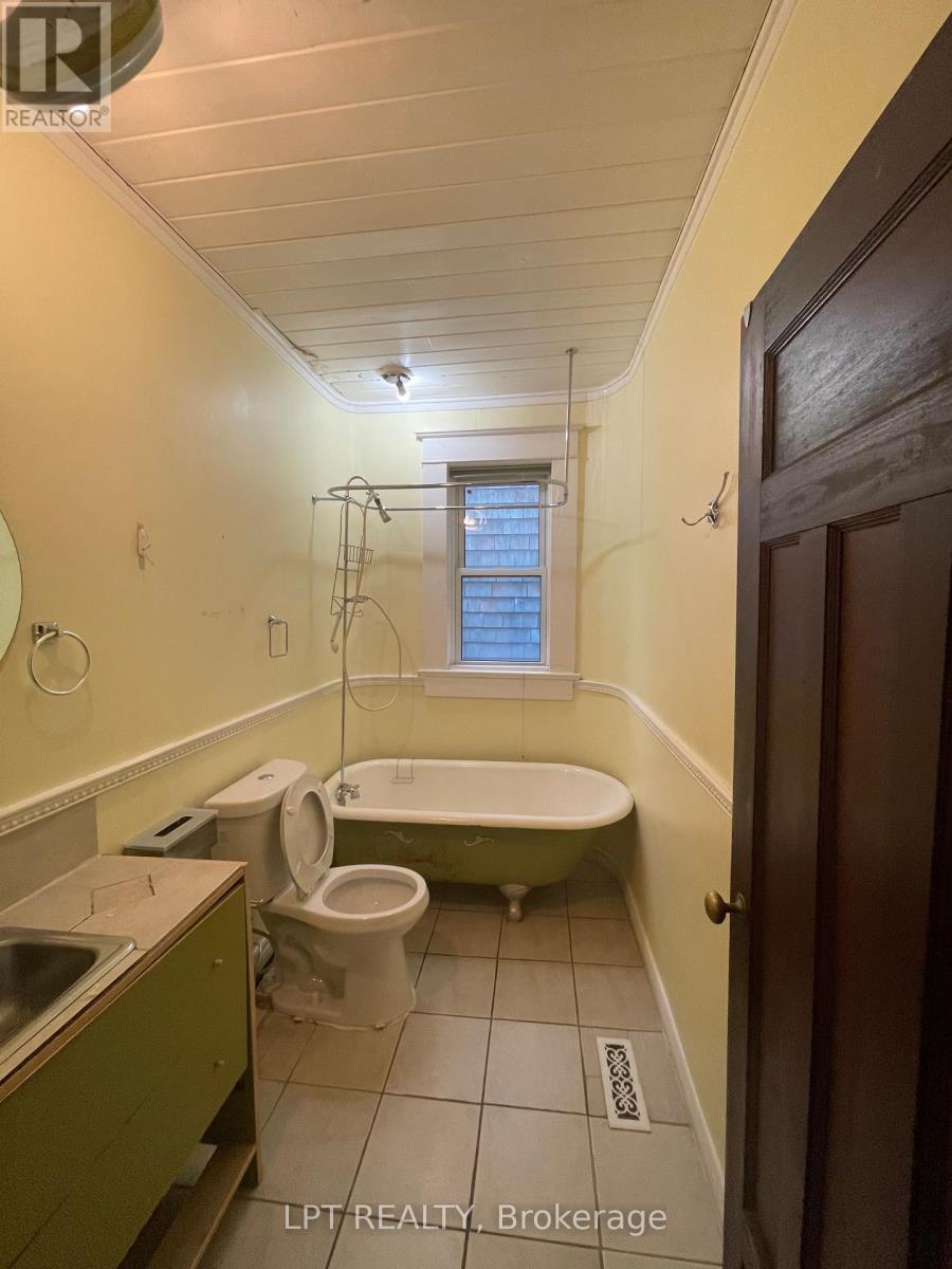 326 Beech Avenue, Toronto, Ontario  M4E 3J3 - Photo 16 - E13468882
