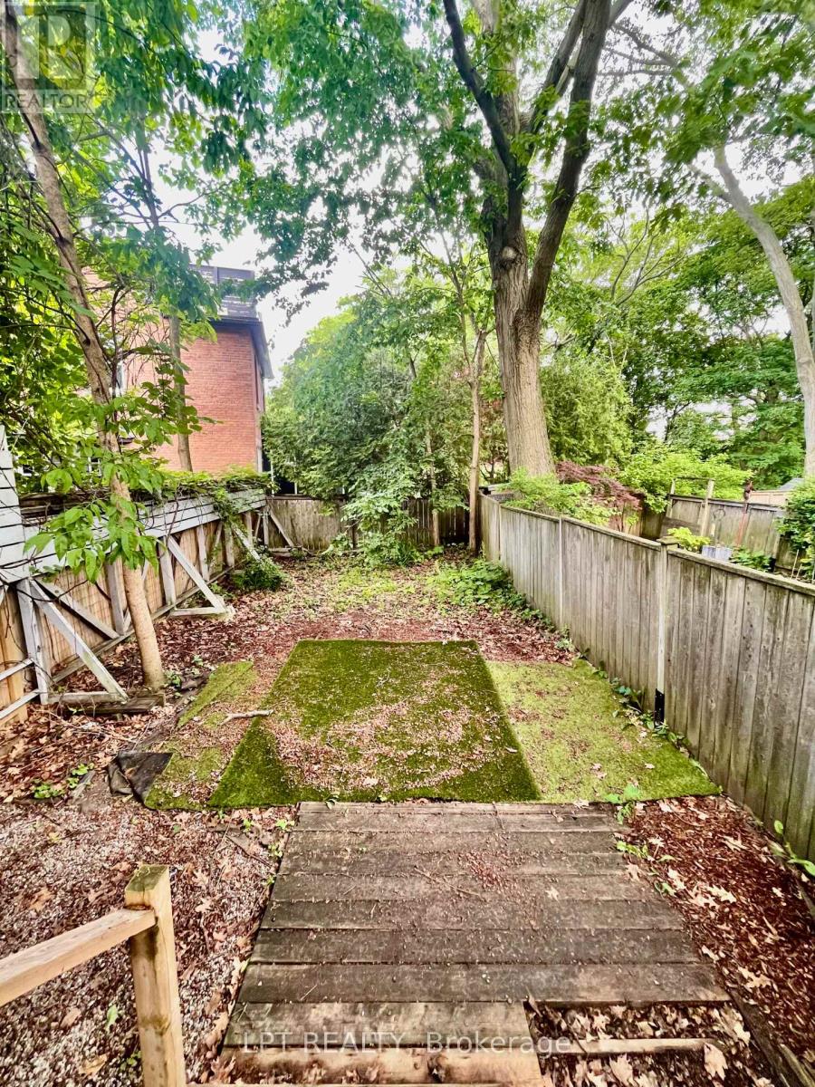 326 Beech Avenue, Toronto, Ontario  M4E 3J3 - Photo 19 - E13468882