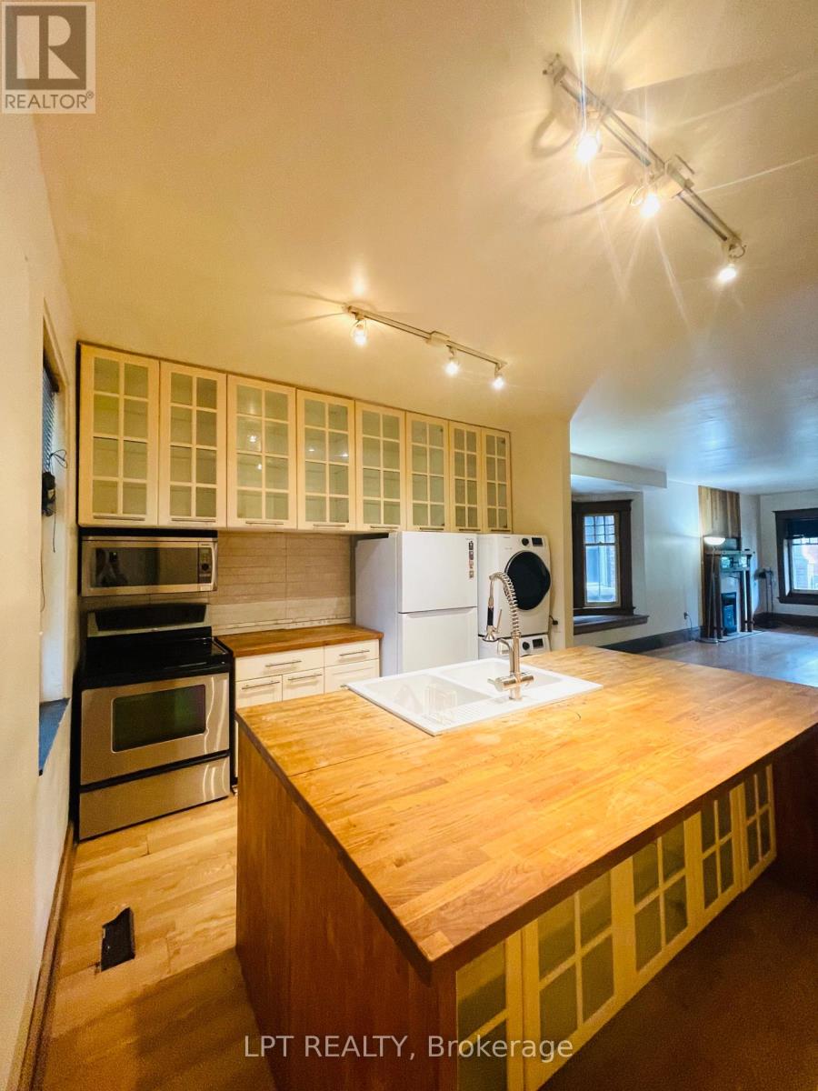 326 Beech Avenue, Toronto, Ontario  M4E 3J3 - Photo 2 - E13468882