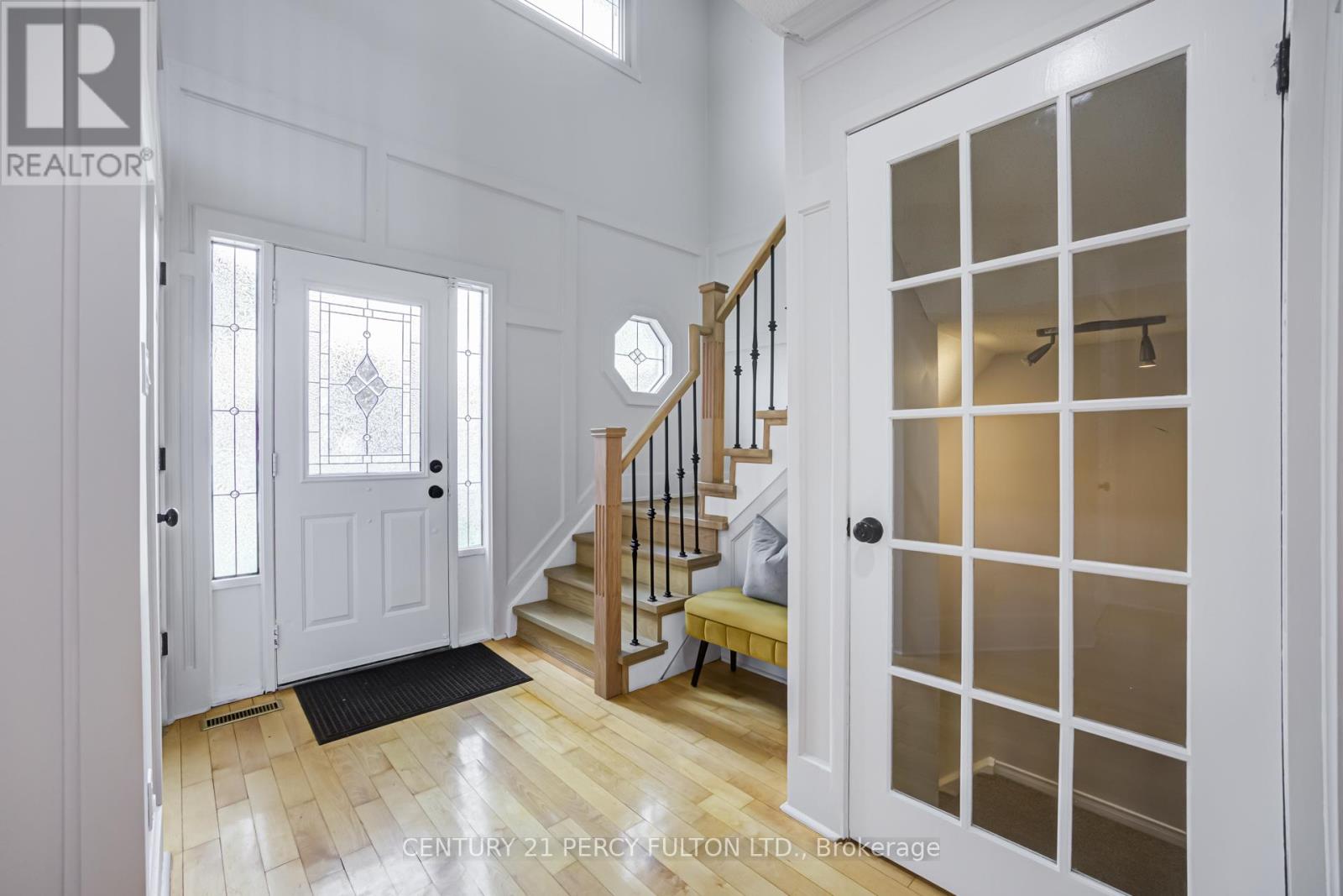 611 Chiron Crescent, Pickering, Ontario  L1V 4T5 - Photo 2 - E13468948
