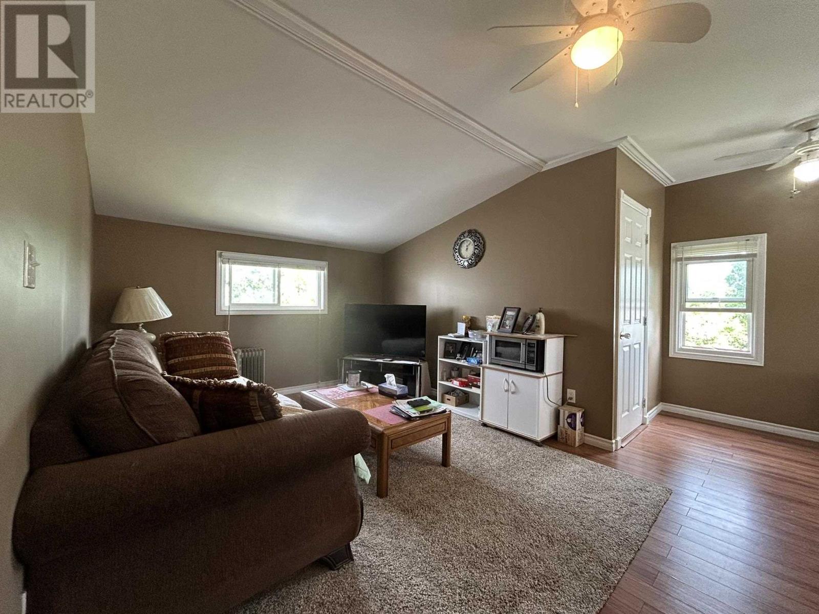 208 Mackenzie Ave, Atikokan, Ontario  P0T 1C0 - Photo 3 - TB2601603