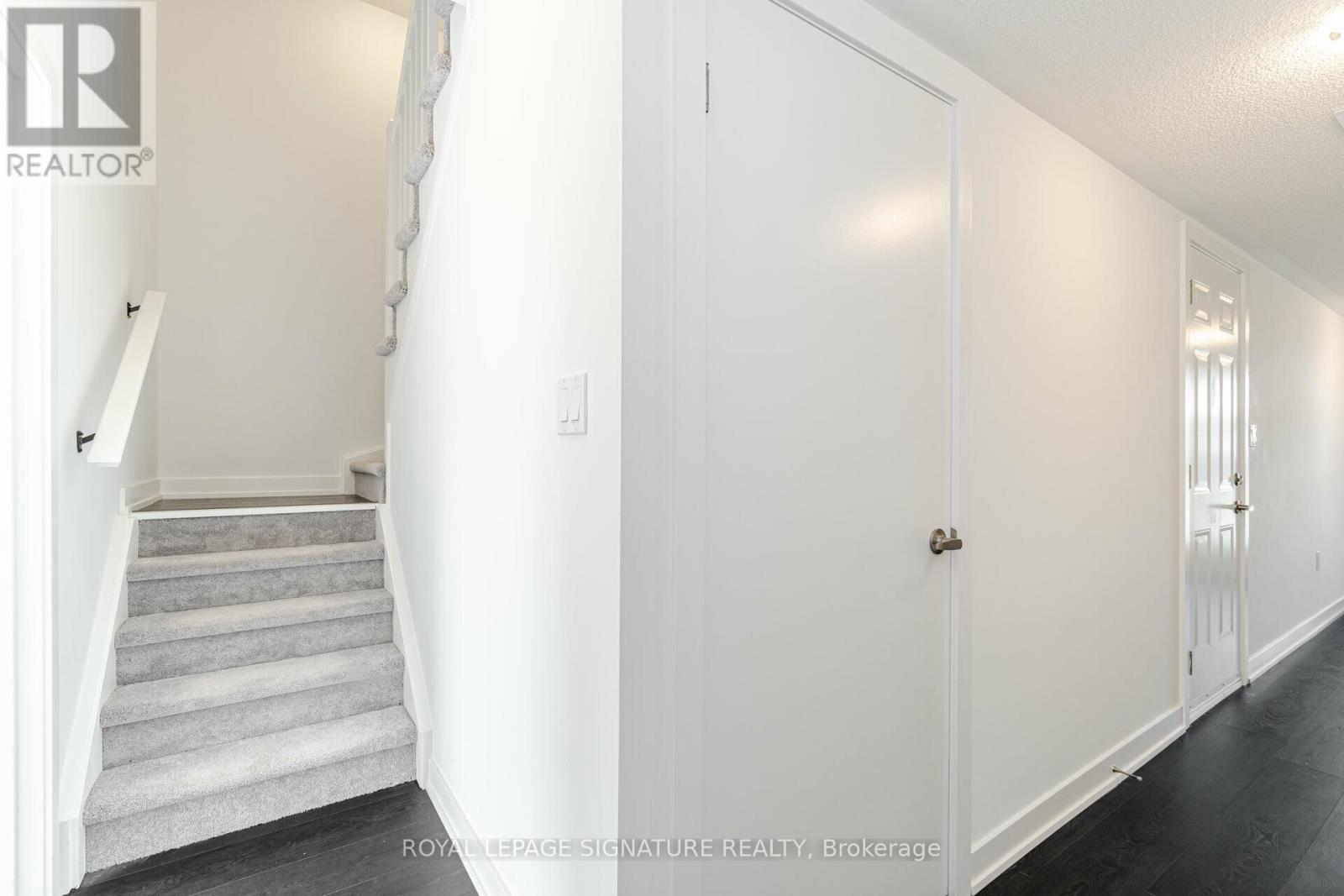 4886 Valera Road, Burlington, Ontario  L7M 2A9 - Photo 10 - W13468944