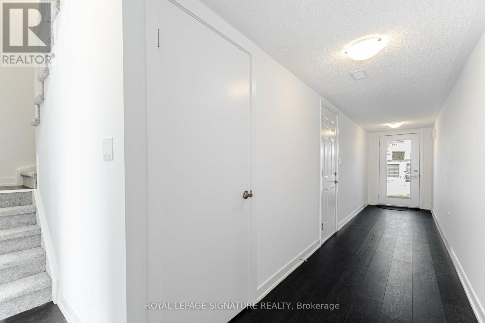 4886 Valera Road, Burlington, Ontario  L7M 2A9 - Photo 4 - W13468944
