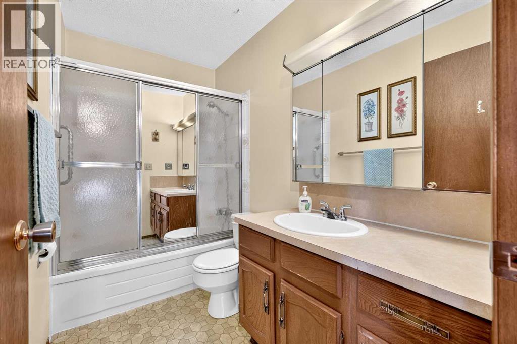 296 Templeton Circle NE, Calgary, Alberta  T1Y 5R5 - Photo 36 - A2320806