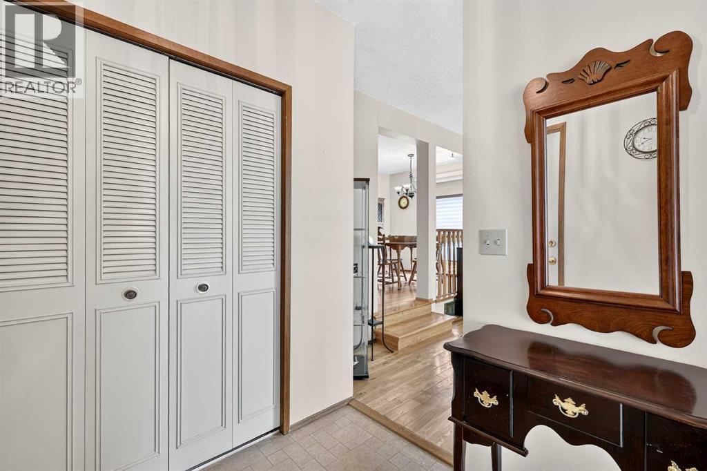 296 Templeton Circle NE, Calgary, Alberta  T1Y 5R5 - Photo 3 - A2320806