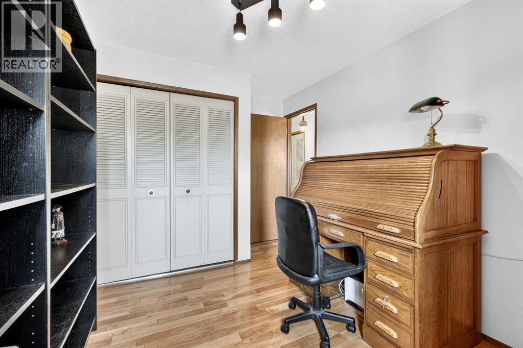 296 Templeton Circle NE, Calgary, Alberta  T1Y 5R5 - Photo 35 - A2320806