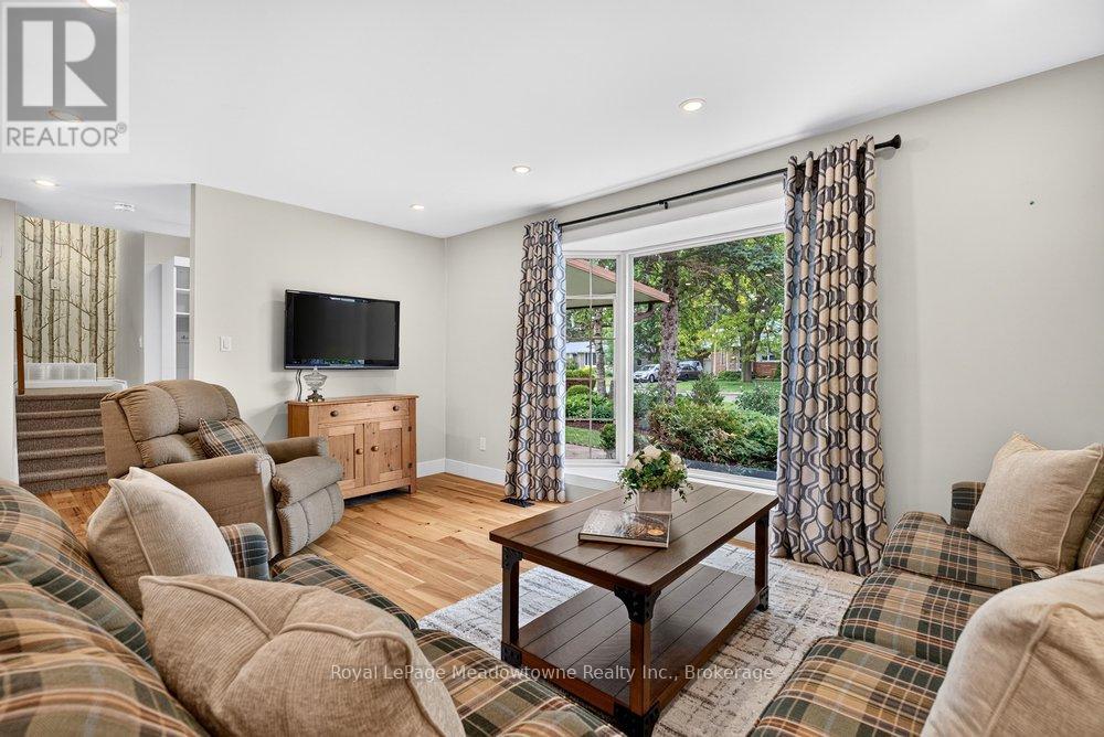 119 Elizabeth Drive, Halton Hills, Ontario  L7J 1B6 - Photo 10 - W13468976