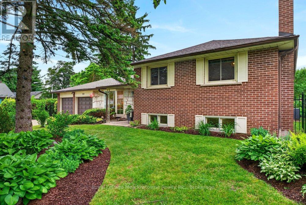 119 Elizabeth Drive, Halton Hills, Ontario  L7J 1B6 - Photo 4 - W13468976