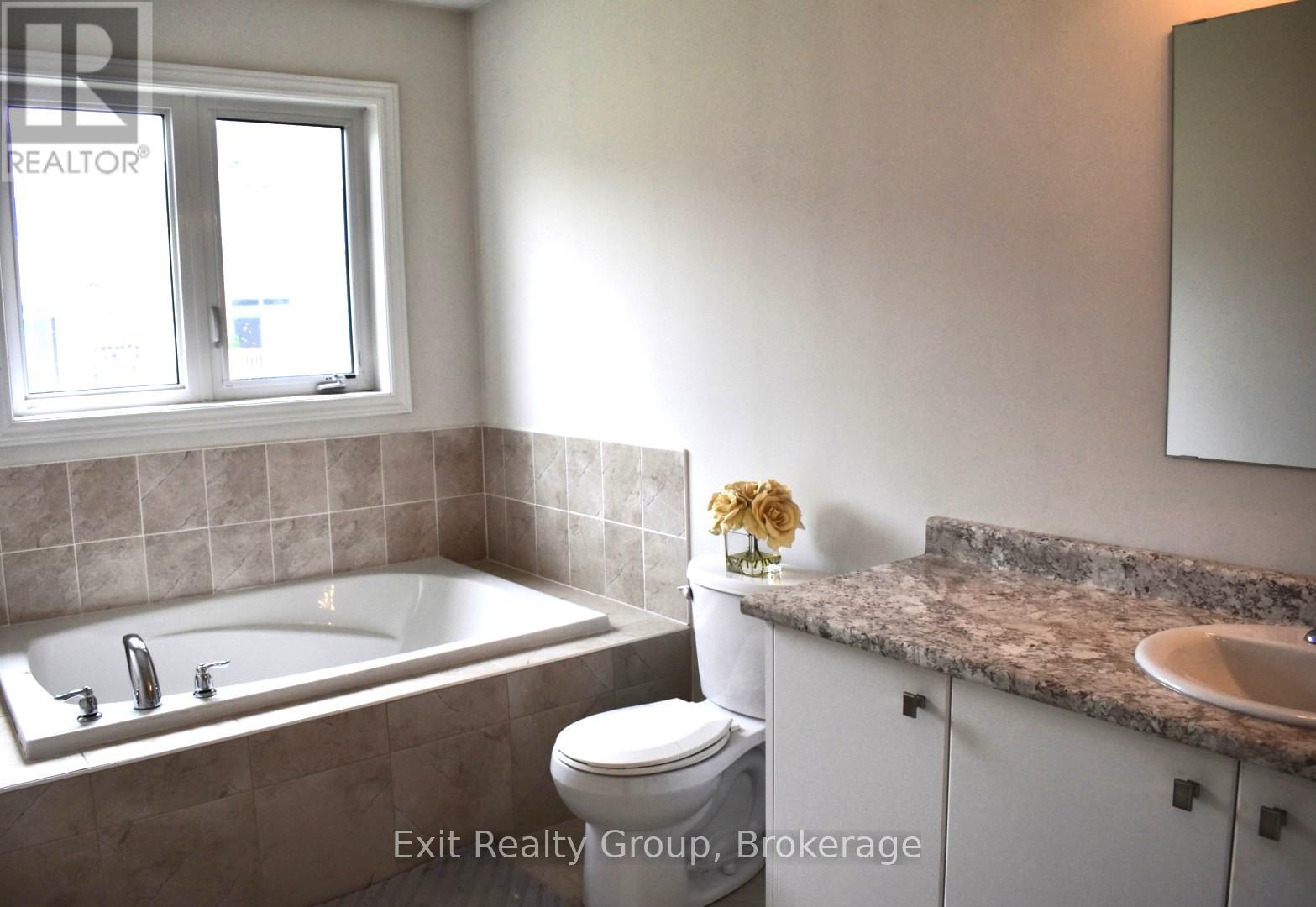 1857 Fosterbrook Street, Oshawa, Ontario  L1K 3G5 - Photo 10 - E13468992