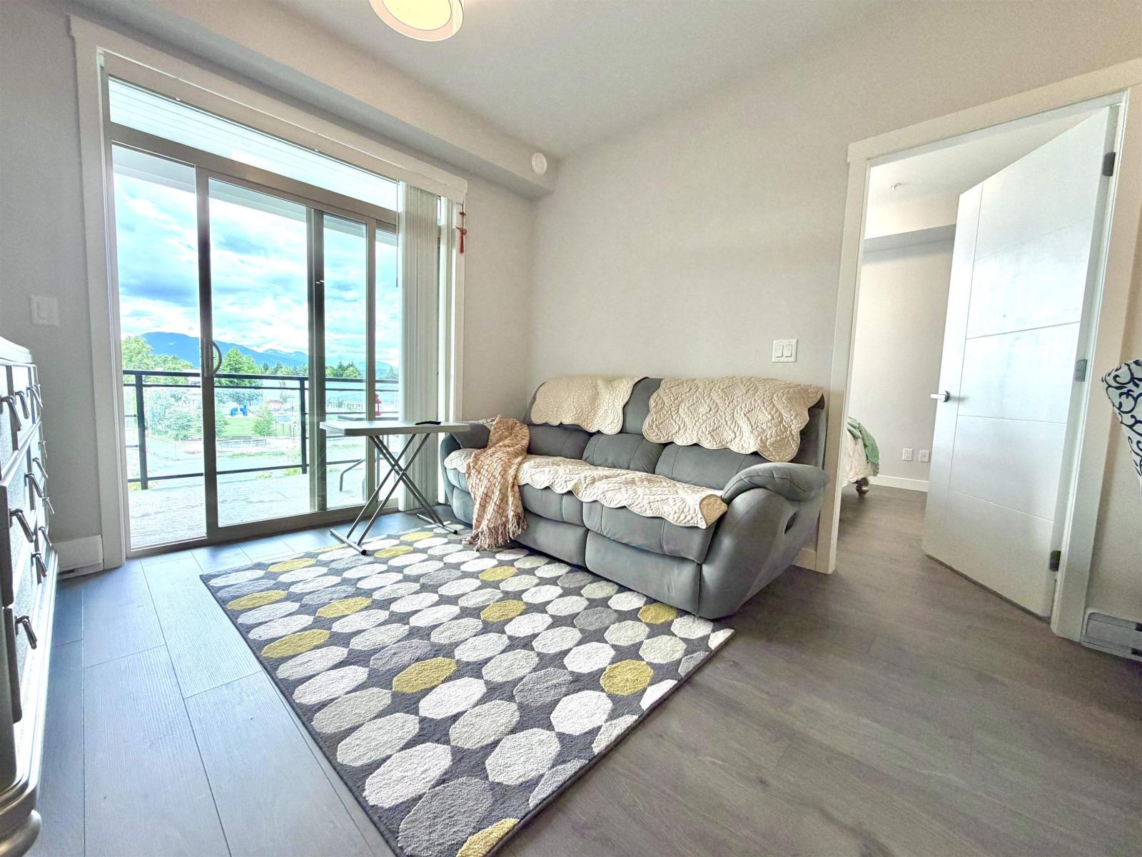 403 45562 Airport Road, Chilliwack Proper South, Chilliwack, British Columbia  V2P 0J8 - Photo 2 - R3133601