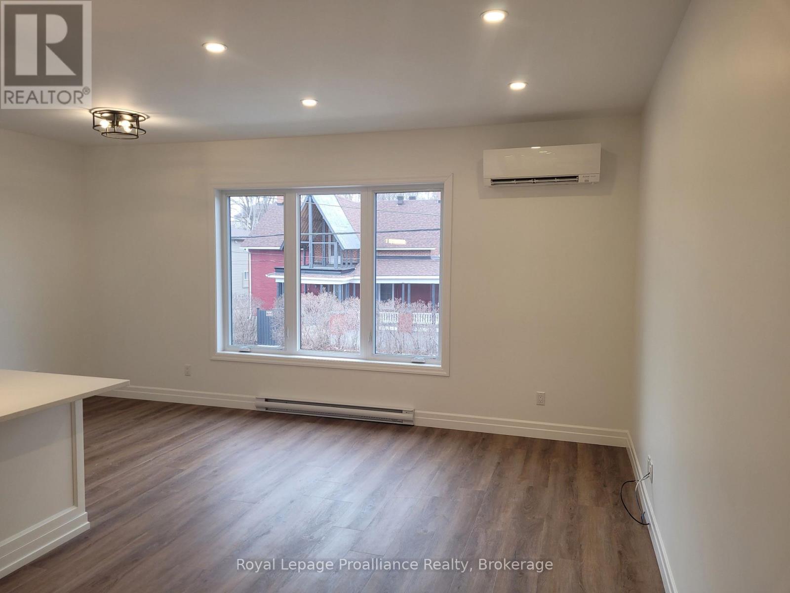 3 - 15 Bay Street, Quinte West, Ontario  K8V 1H2 - Photo 2 - X13468980