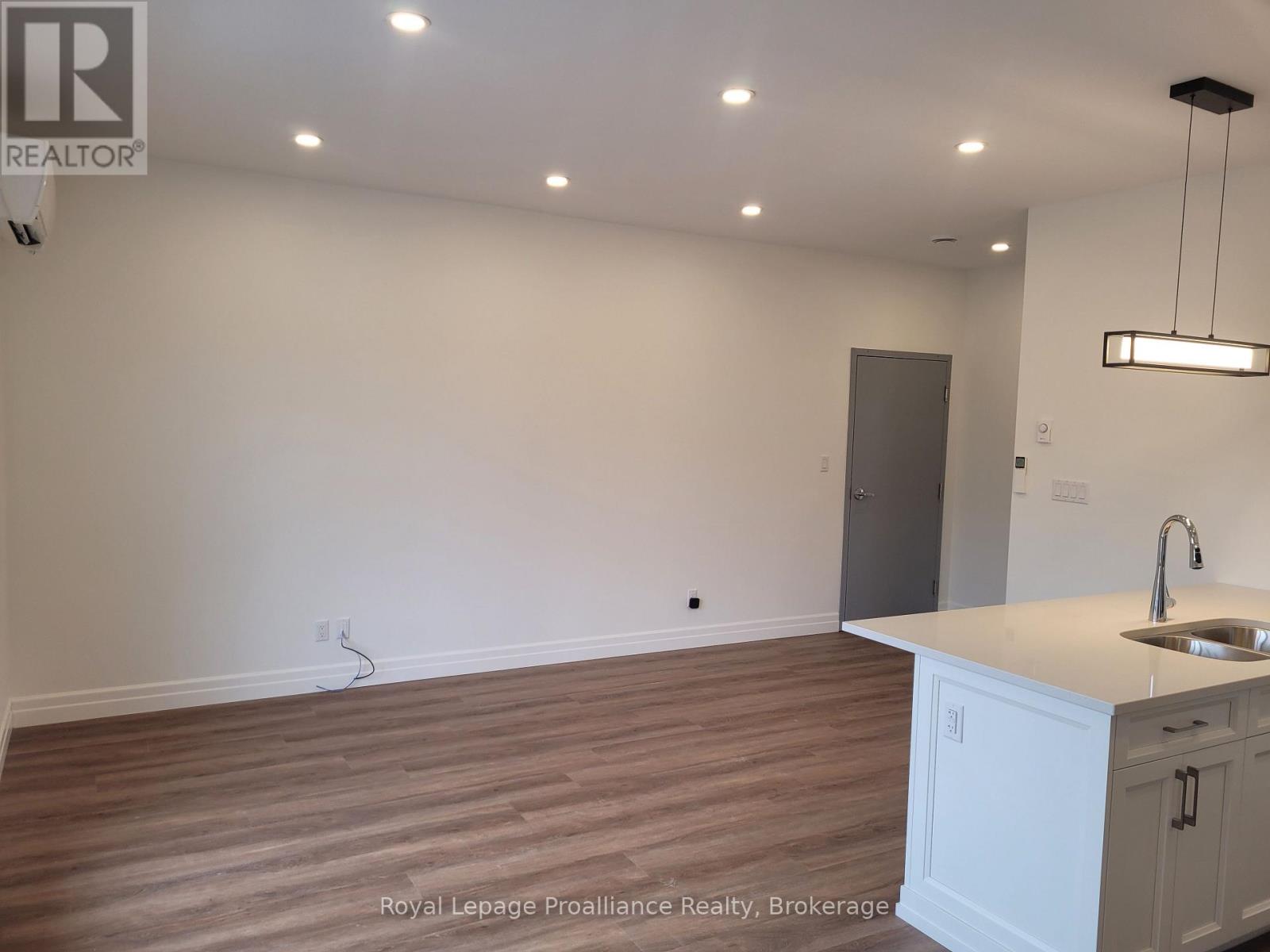 3 - 15 Bay Street, Quinte West, Ontario  K8V 1H2 - Photo 4 - X13468980