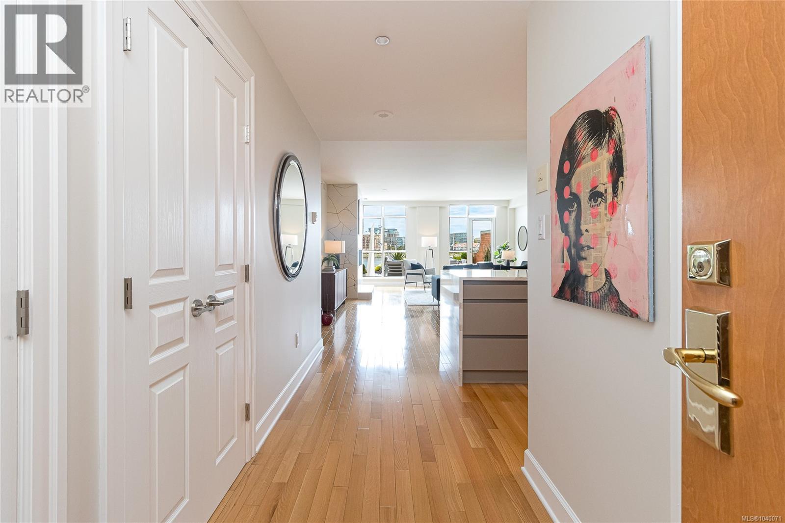 323 21 Dallas Rd, Victoria, British Columbia  V8V 4Z9 - Photo 5 - 1040071