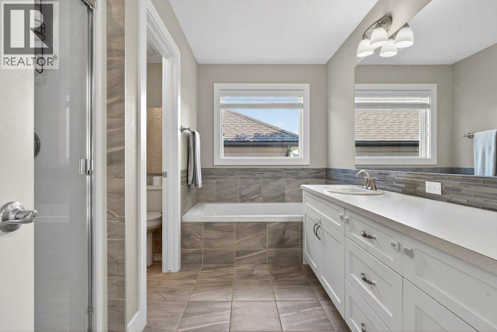 41 Drake Landing Loop, Okotoks, Alberta  T1S 1H2 - Photo 28 - A2319699