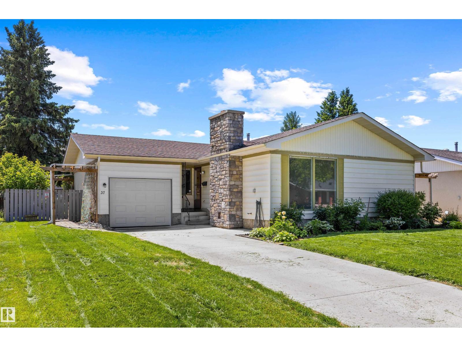37 LEON PL, St. Albert, Alberta