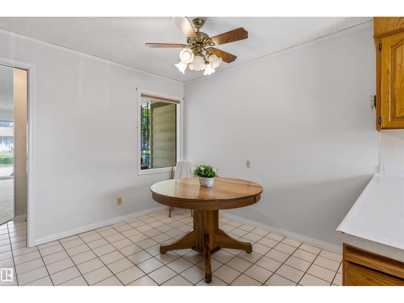 37 Leon Pl, St. Albert, Alberta  T8N 1X6 - Photo 9 - E4494753