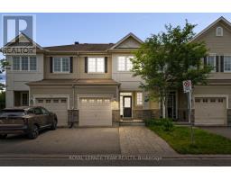 102 LOCHNAW PRIVATE, Ottawa, Ontario