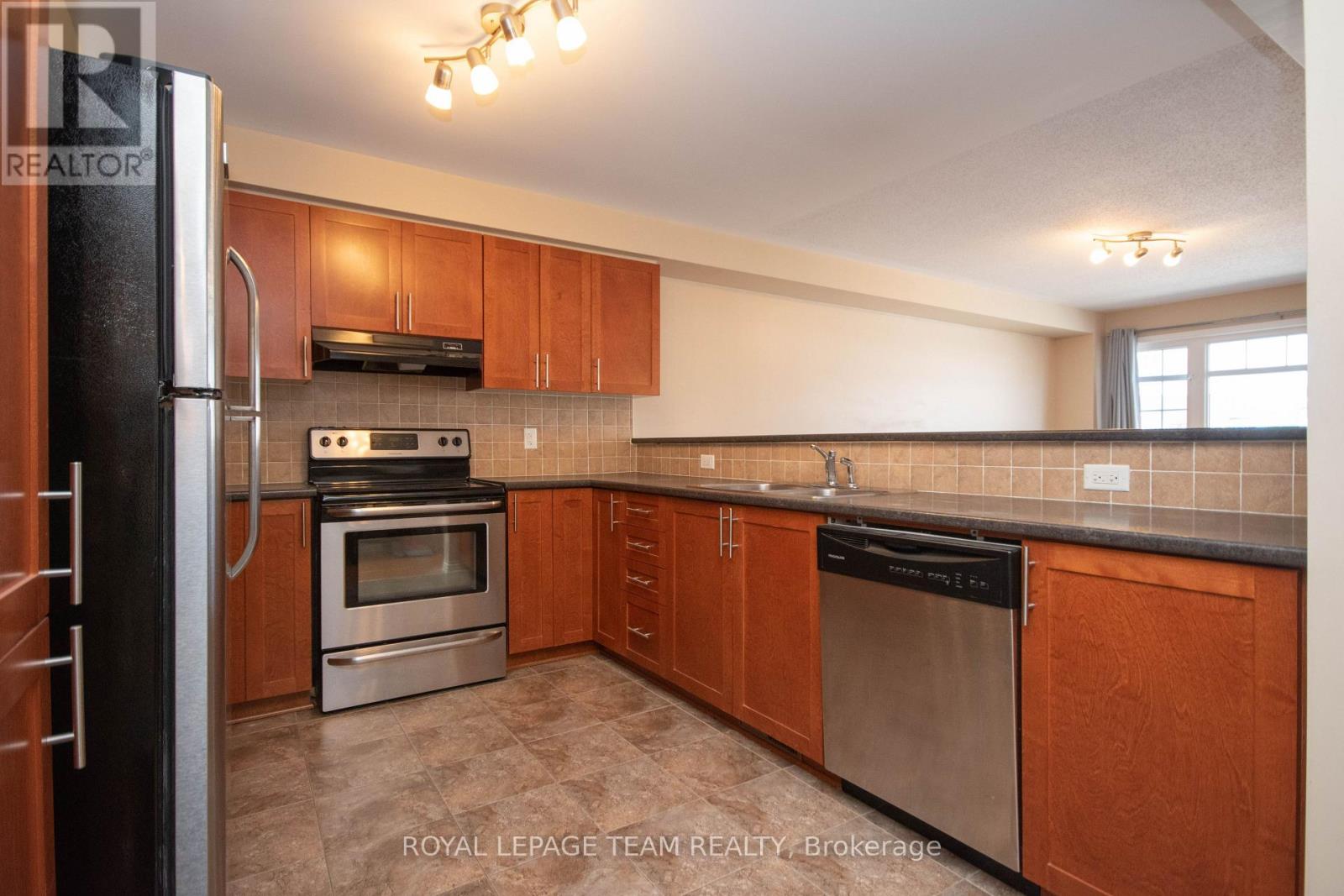 304 Citiplace Drive, Ottawa, Ontario K2E 0A7 - Photo 8 - X13469192