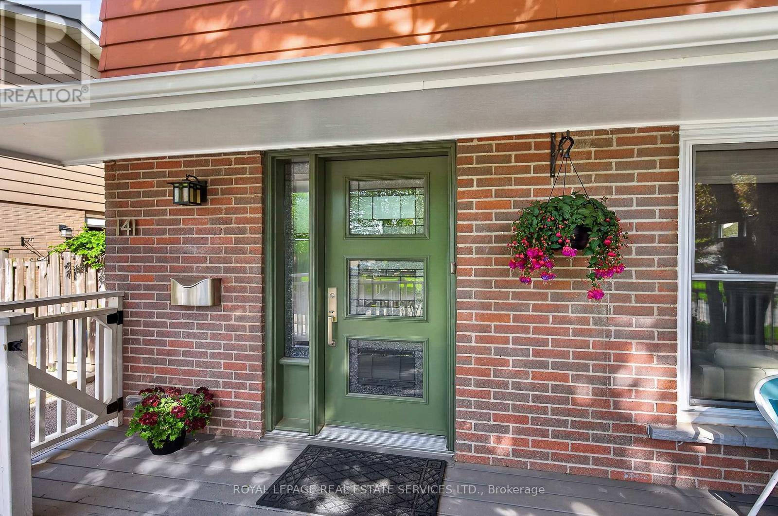 141 Oakdale Drive, Oakville, Ontario L6H 1J4 - Photo 5 - W13160294