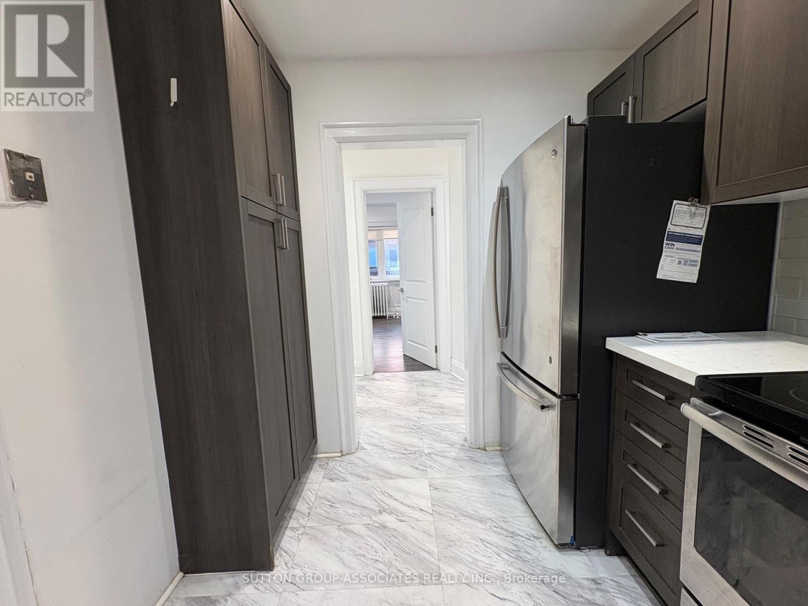 Main - 101 Burnside Drive, Toronto, Ontario  M6G 2M9 - Photo 11 - C13469138