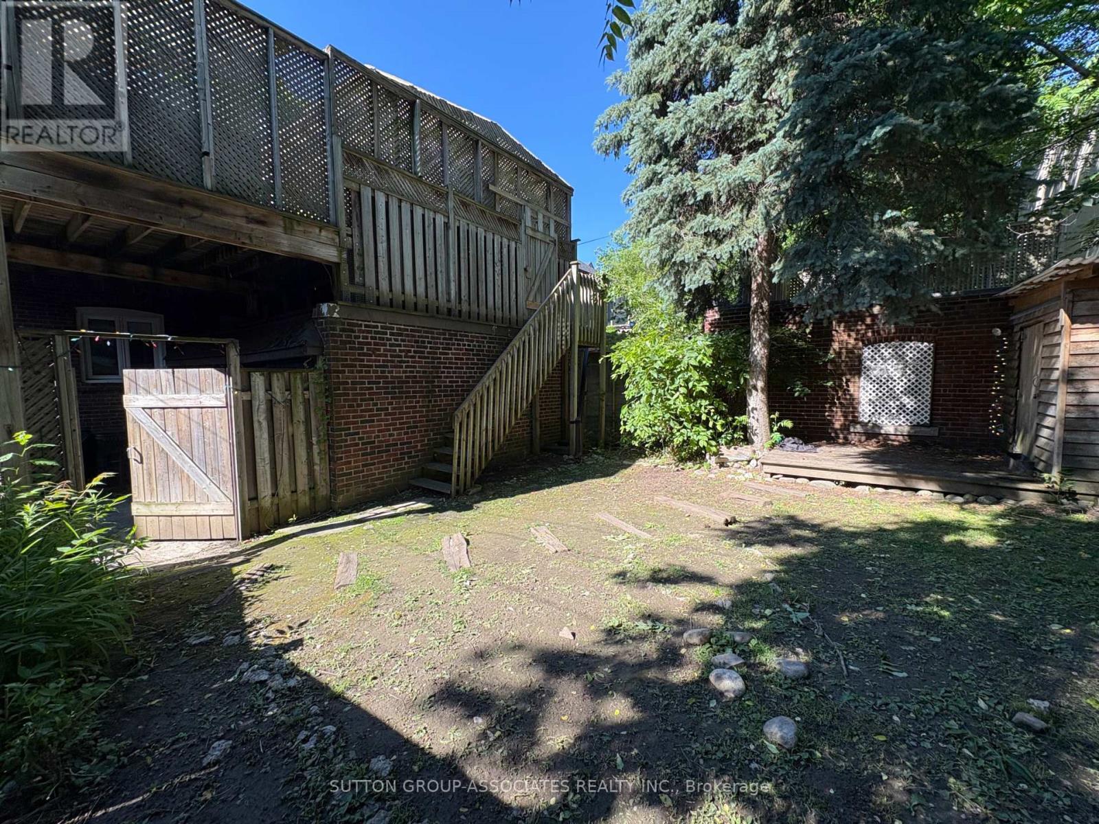 Main - 101 Burnside Drive, Toronto, Ontario  M6G 2M9 - Photo 18 - C13469138
