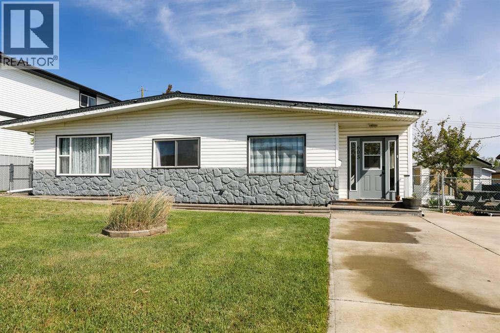605 50 Avenue, Coalhurst, Alberta  T0L 0V0 - Photo 1 - A2313782