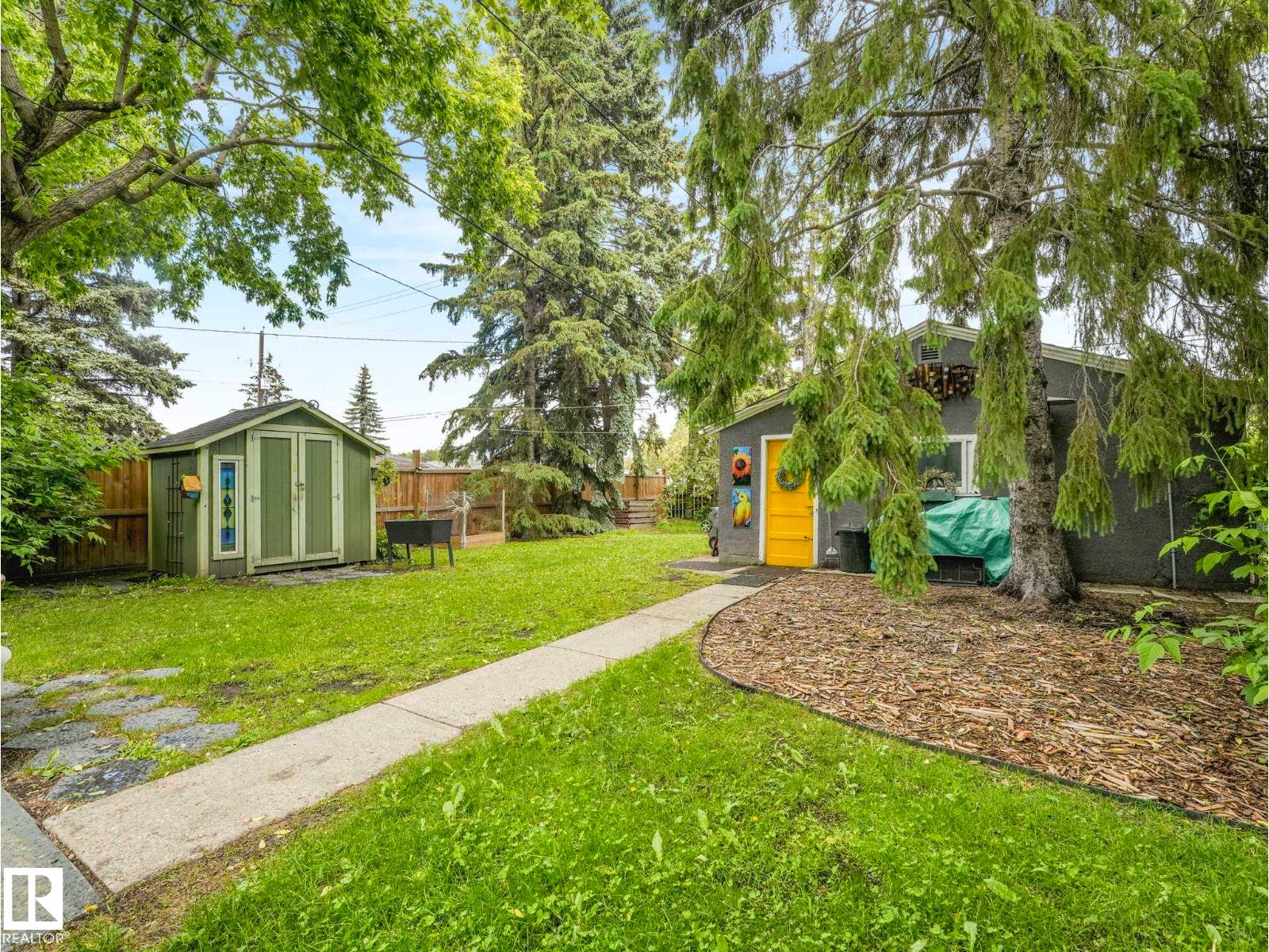 10807 135 St NW, Edmonton, Alberta  T5M 1J8 - Photo 4 - E4494763