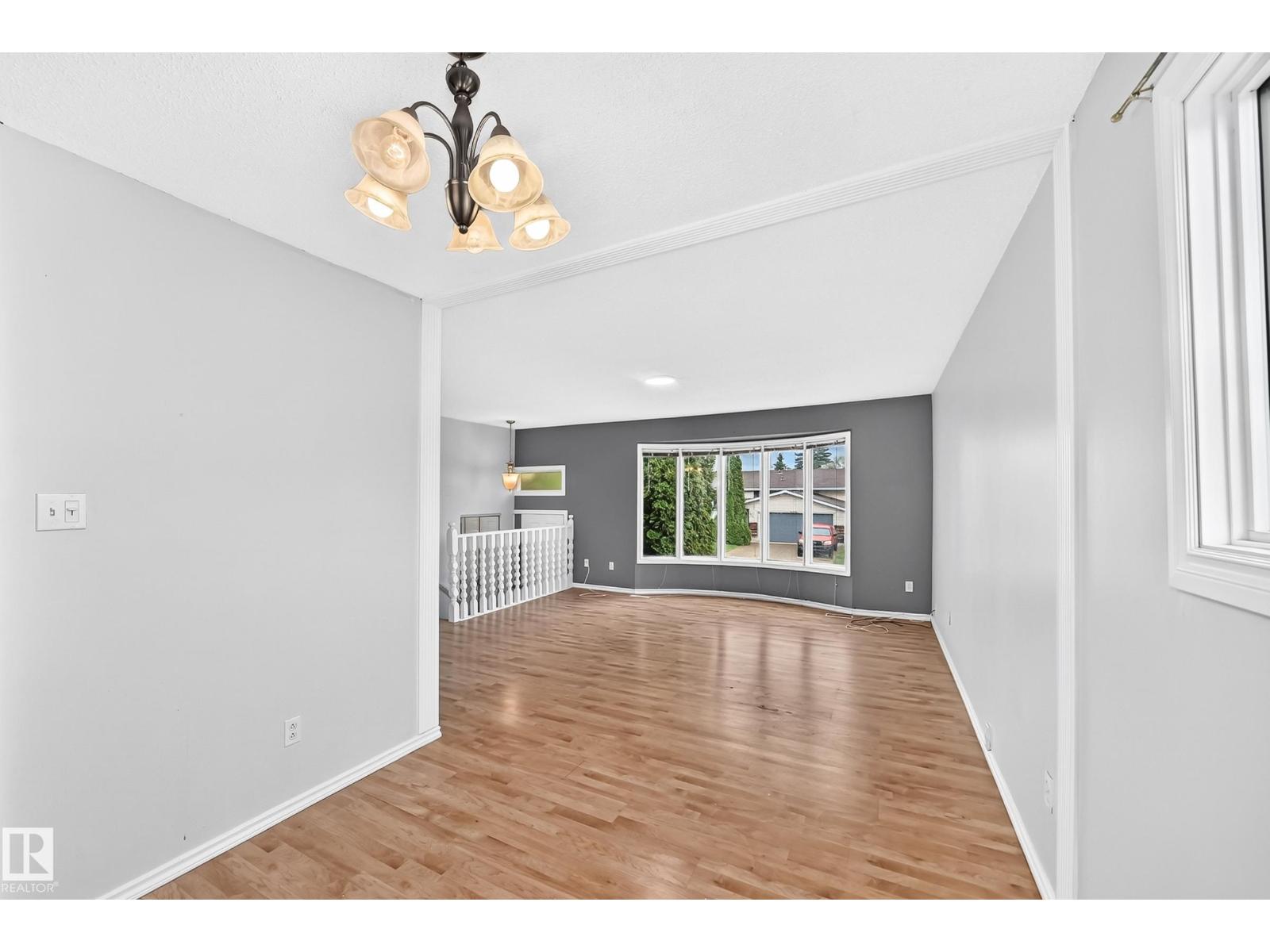 1103 56 St NW, Edmonton, Alberta  T6L 1Y4 - Photo 11 - E4494766