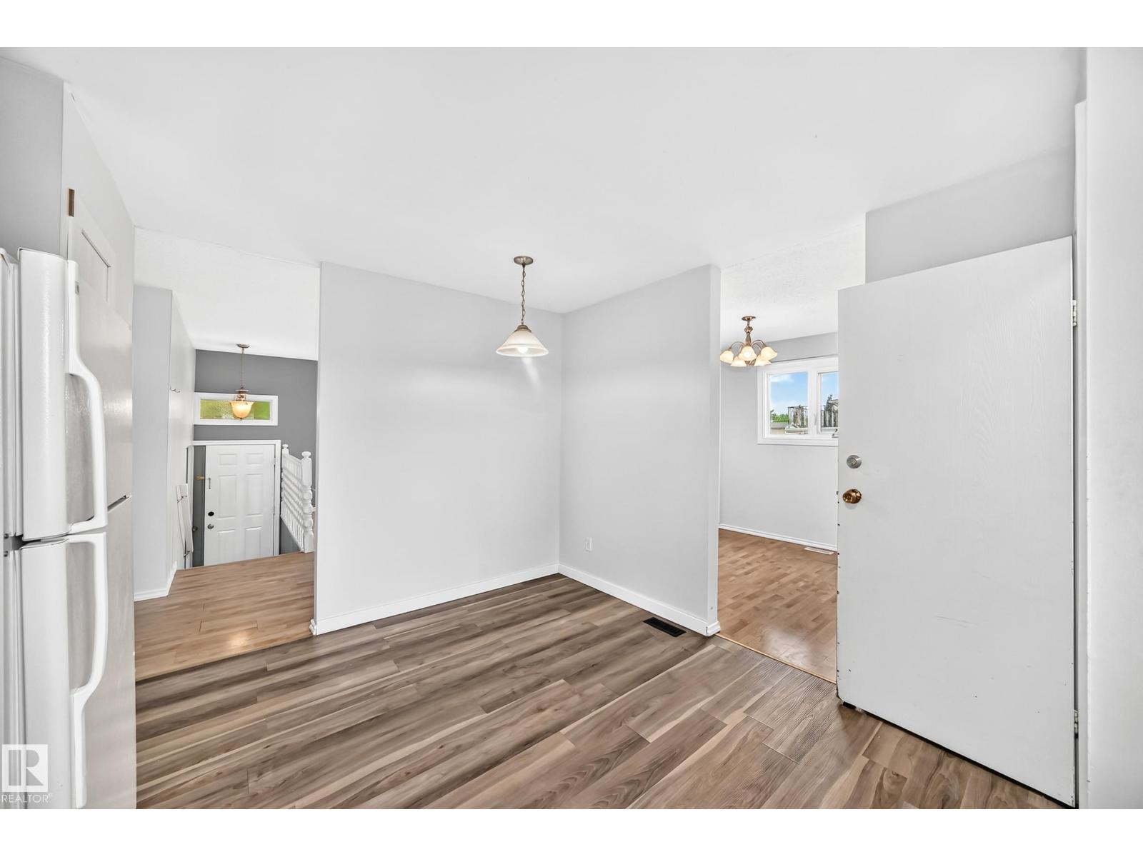 1103 56 St NW, Edmonton, Alberta  T6L 1Y4 - Photo 7 - E4494766