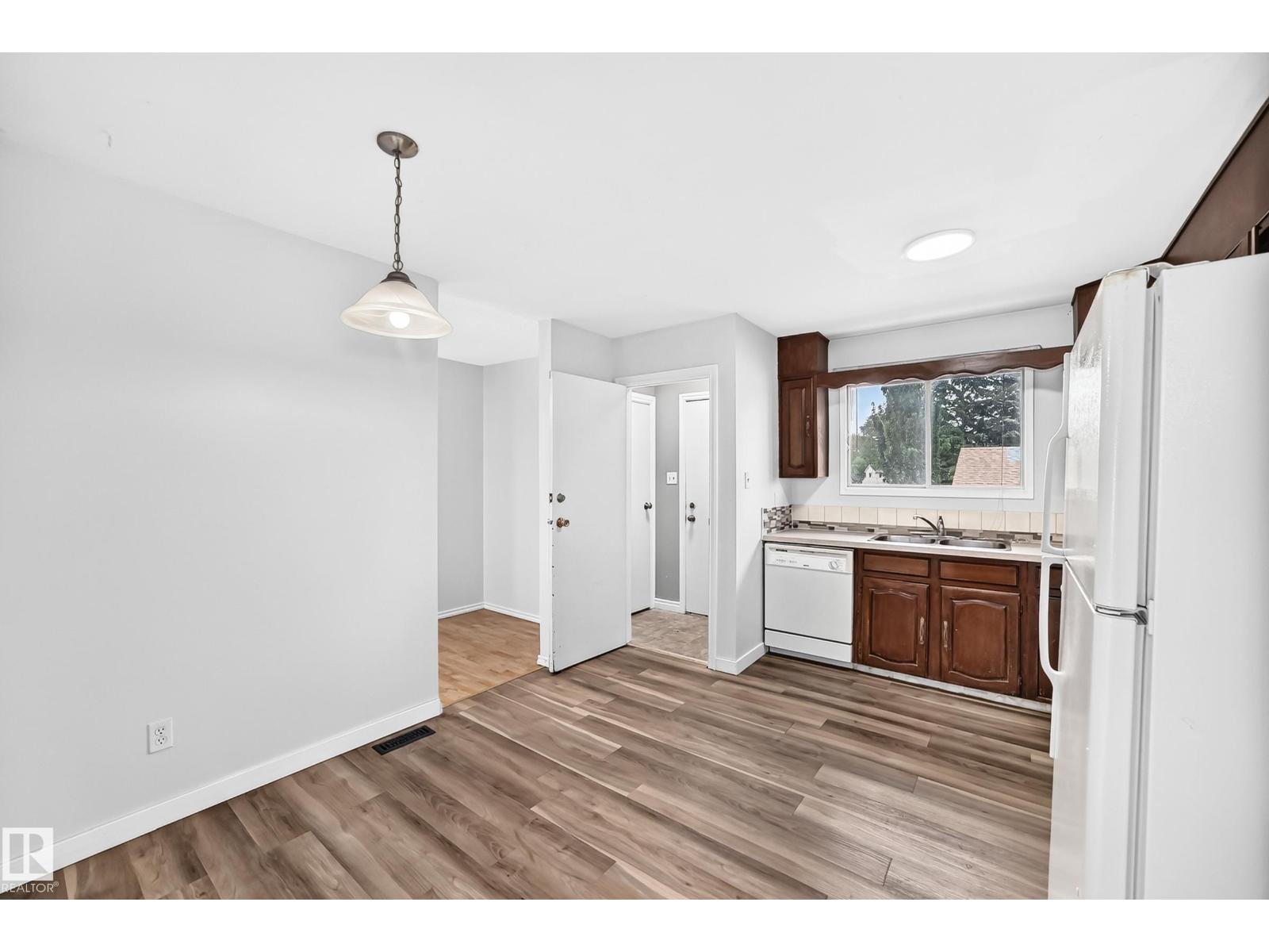 1103 56 St NW, Edmonton, Alberta  T6L 1Y4 - Photo 8 - E4494766