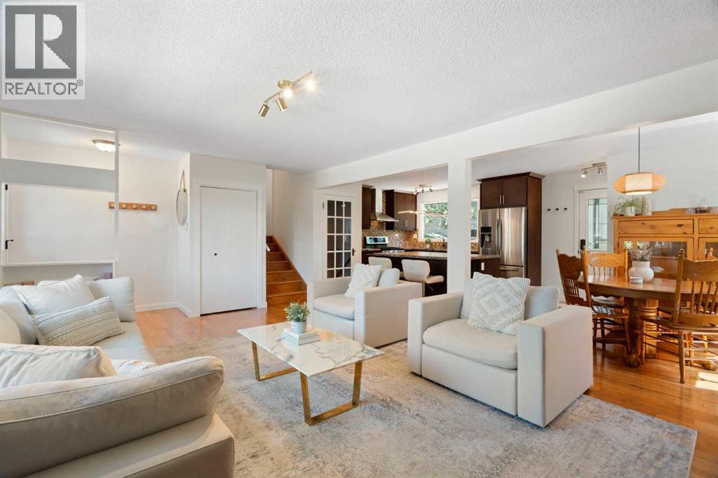 5032 Vanstone Crescent Nw, Calgary, Alberta  T3A 0V9 - Photo 7 - A2318910
