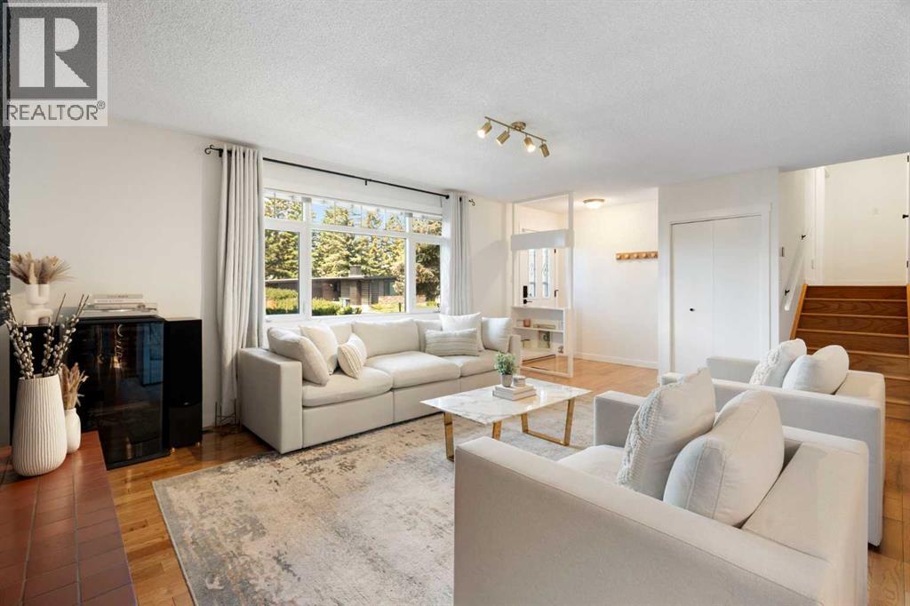 5032 Vanstone Crescent Nw, Calgary, Alberta  T3A 0V9 - Photo 6 - A2318910
