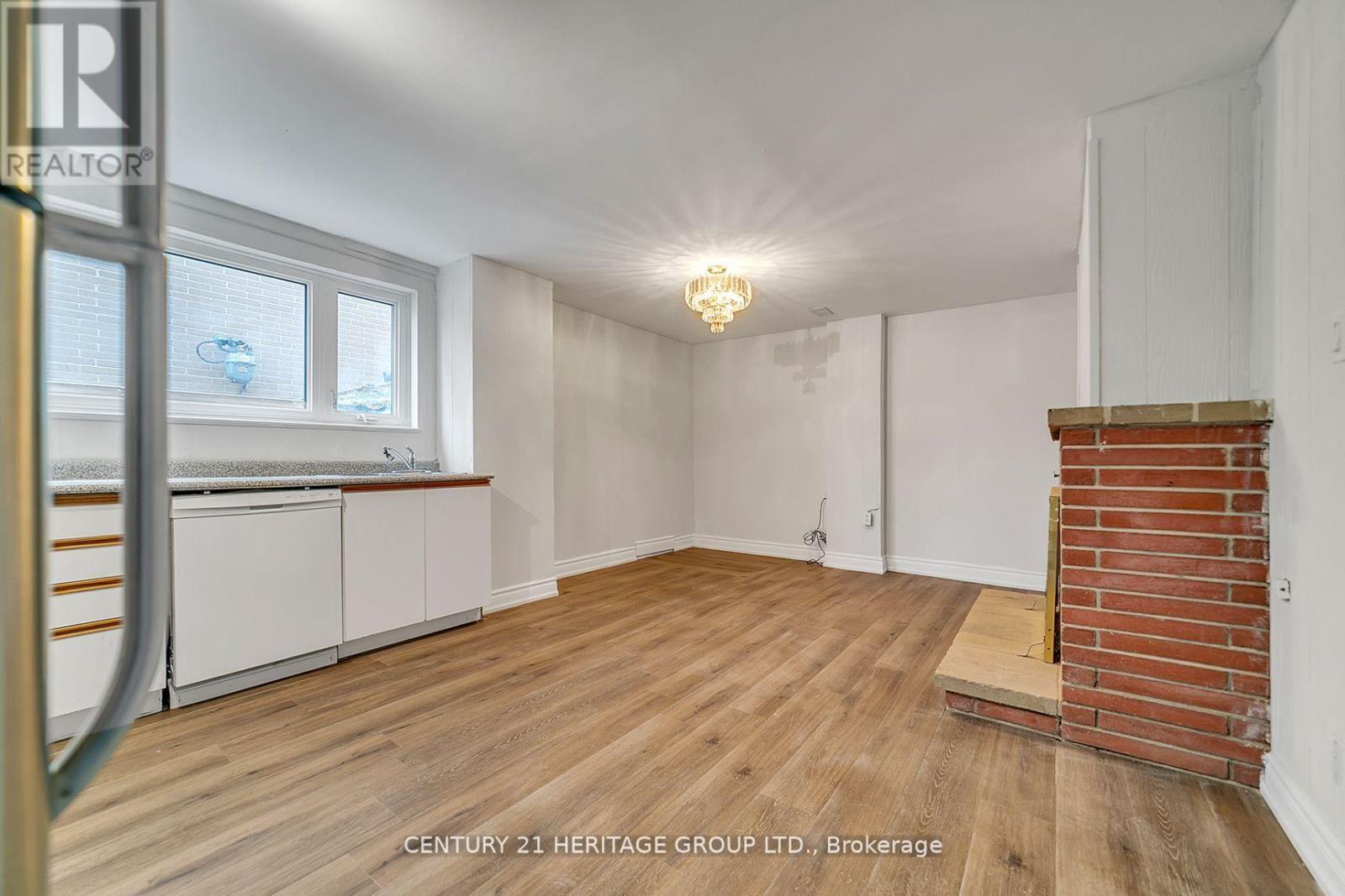 Bsmt - 31 Larabee Crescent, Toronto, Ontario M3A 3E6 - Photo 10 - C13469154