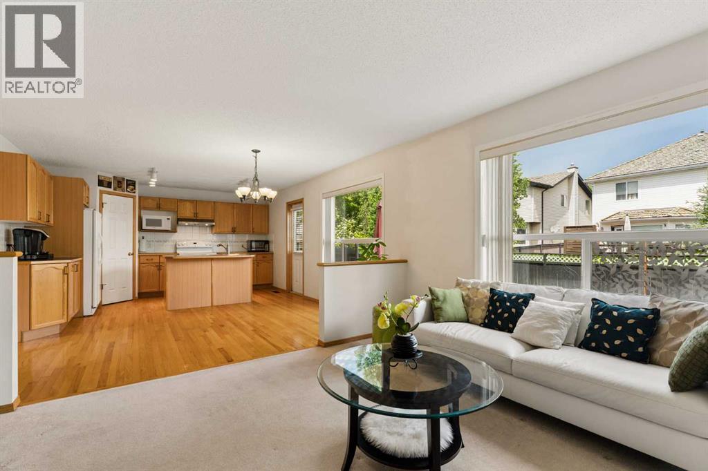 72 Douglas Glen Heights Se, Calgary, Alberta  T2Z 3T5 - Photo 4 - A2322067
