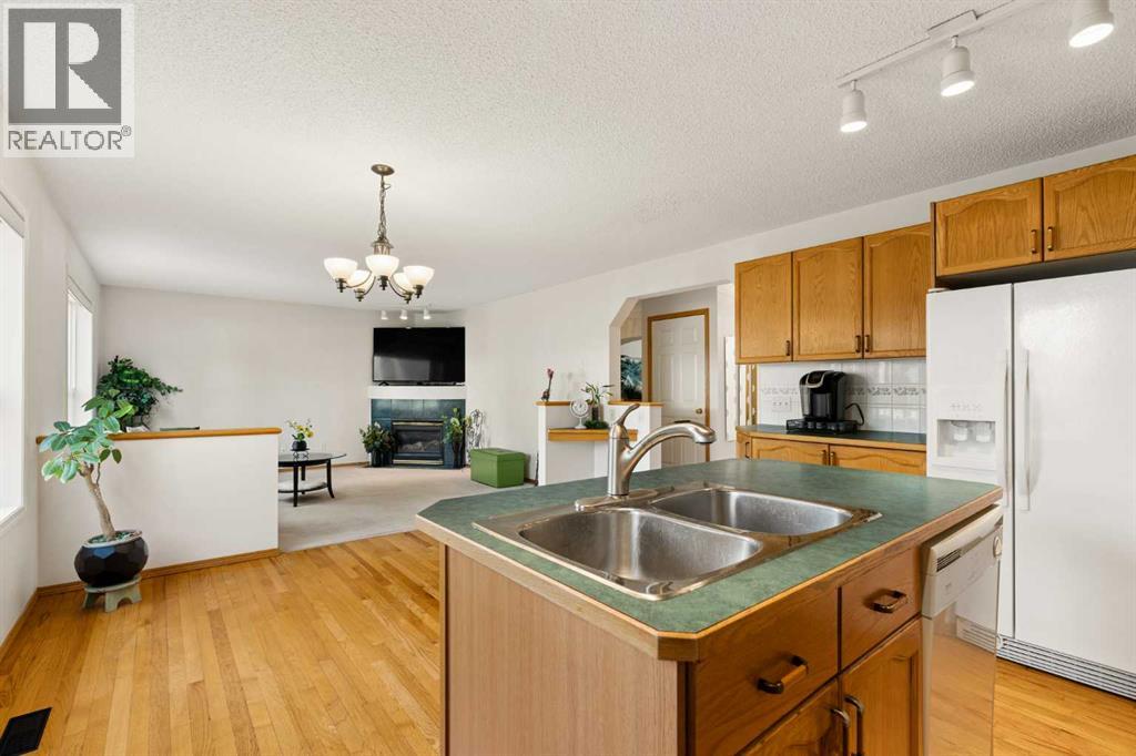 72 Douglas Glen Heights Se, Calgary, Alberta  T2Z 3T5 - Photo 8 - A2322067