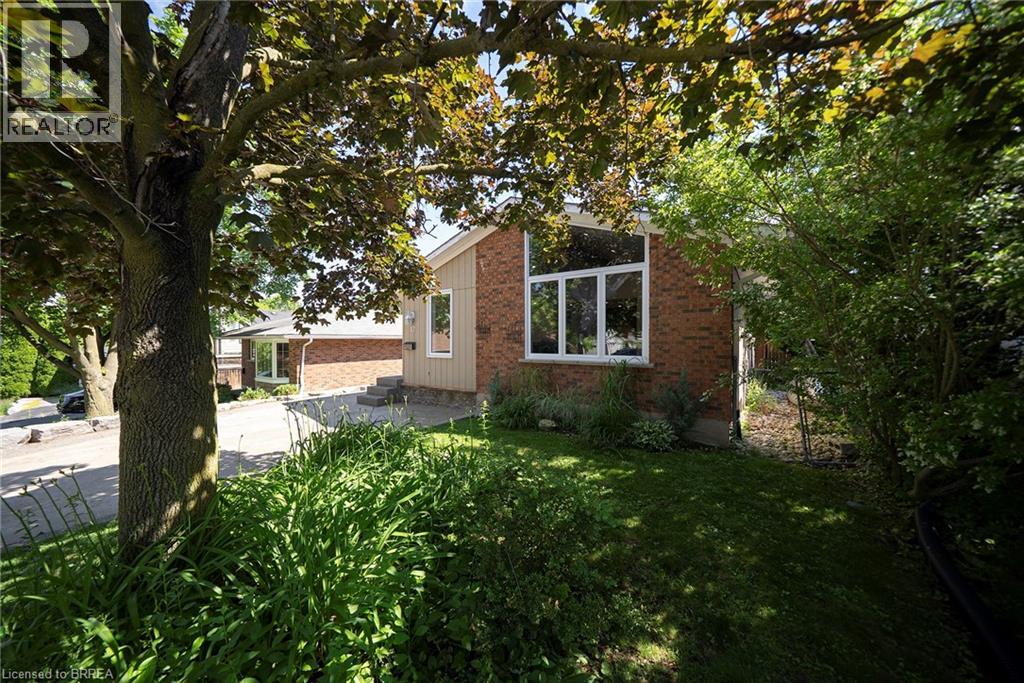 17 Flynn Avenue, Cambridge, Ontario  N3C 2T8 - Photo 4 - 40841193