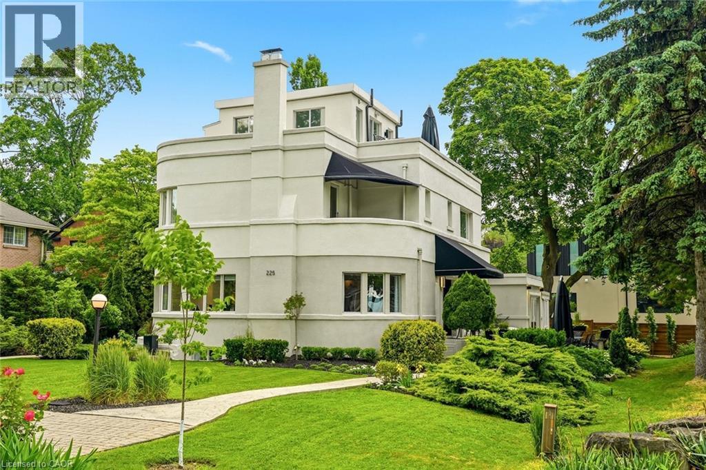 225 ST. PAUL Street, Burlington, Ontario
