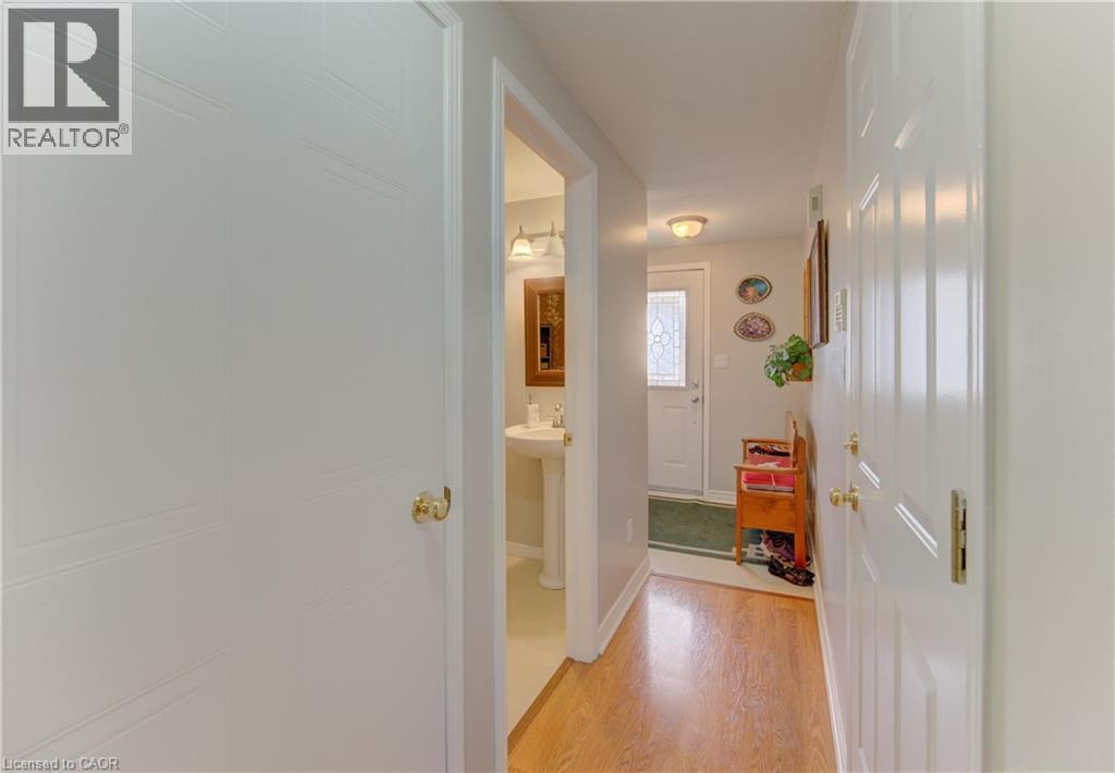 60 Foxglove Crescent, Kitchener, Ontario  N2E 3Y7 - Photo 4 - 40841305