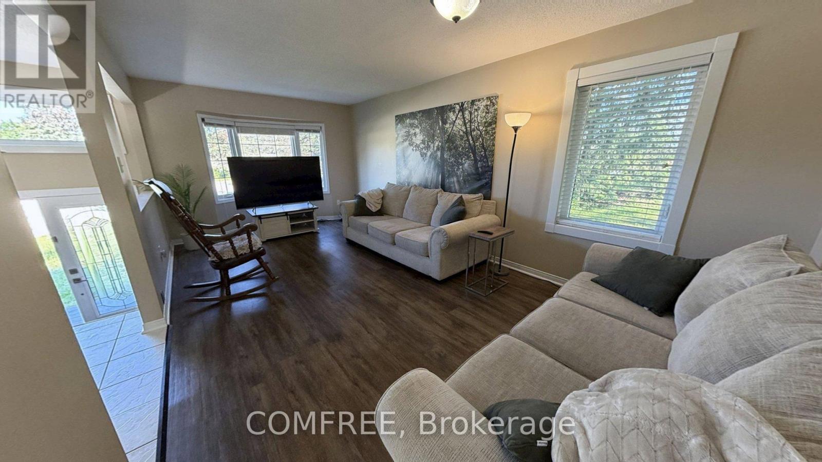 9 Birdie Court, Wasaga Beach, Ontario  L9Z 1C1 - Photo 4 - S13469322