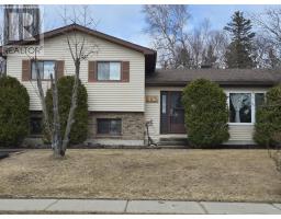 35 Bastedo Cres, Marathon, Ontario