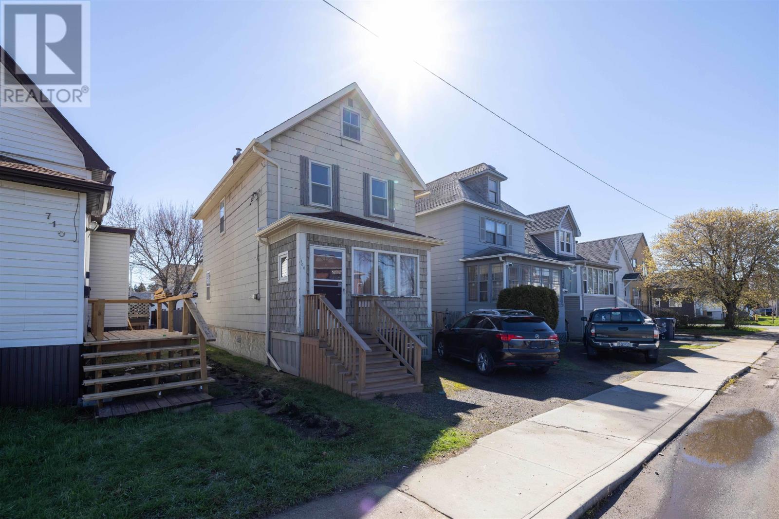 708 Mcleod St, Thunder Bay, Ontario  P7C 2Z6 - Photo 2 - TB2601472