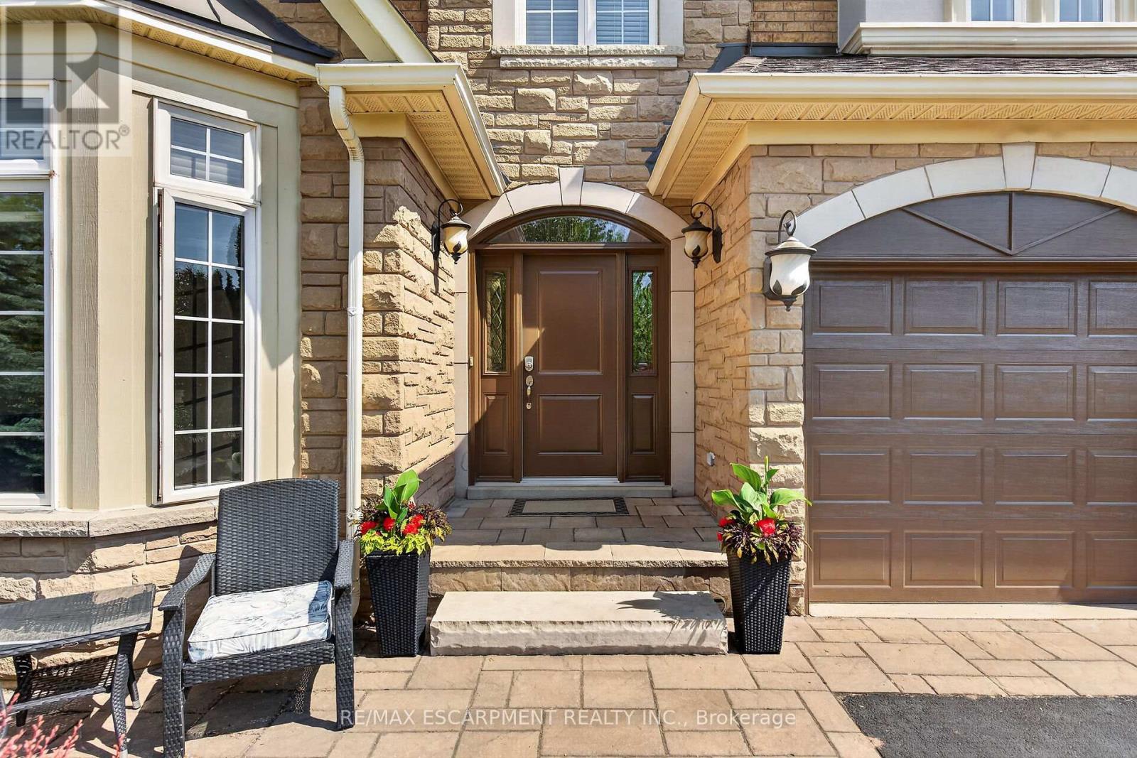 2431 Castlebrook Road, Oakville, Ontario  L6M 4Z2 - Photo 3 - W13155308