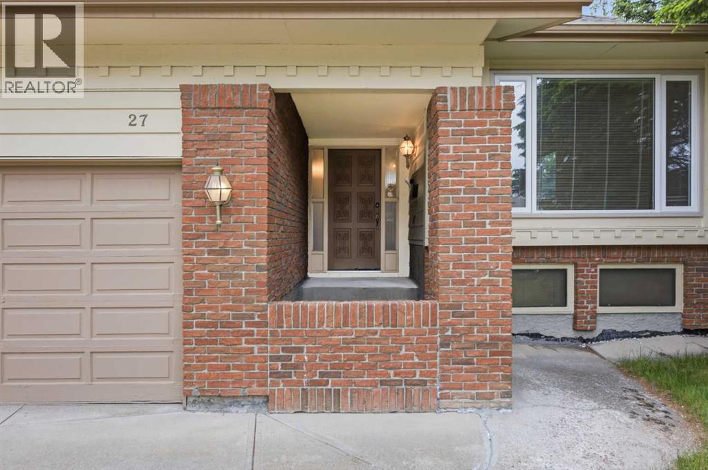 27 Woodgreen Place SW, Calgary, Alberta  T2W 4A3 - Photo 3 - A2321722