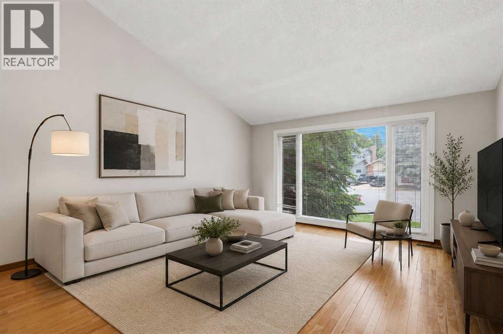 27 Woodgreen Place SW, Calgary, Alberta  T2W 4A3 - Photo 7 - A2321722