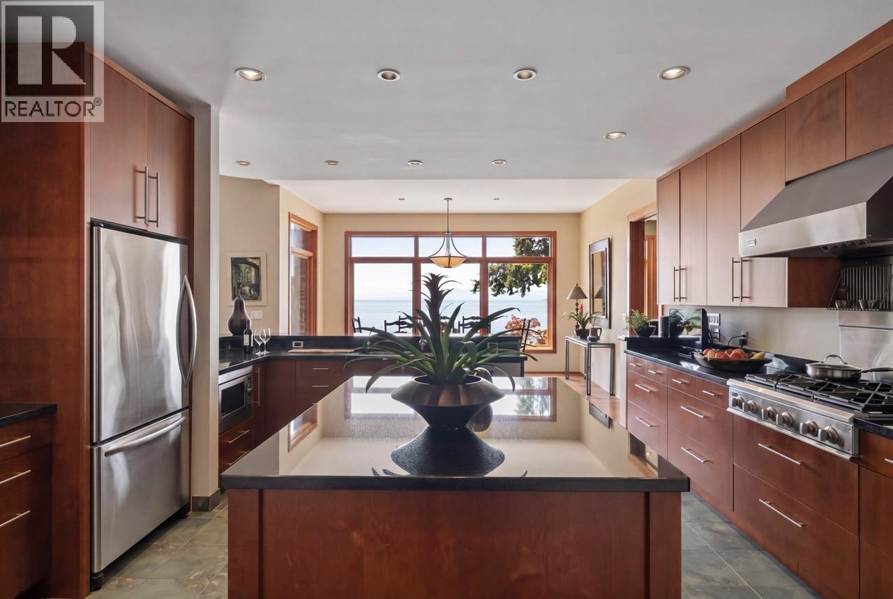 9269 Jorgensen Drive, Halfmoon Bay, British Columbia V7Z 1B4 - Photo 15 - R3137964