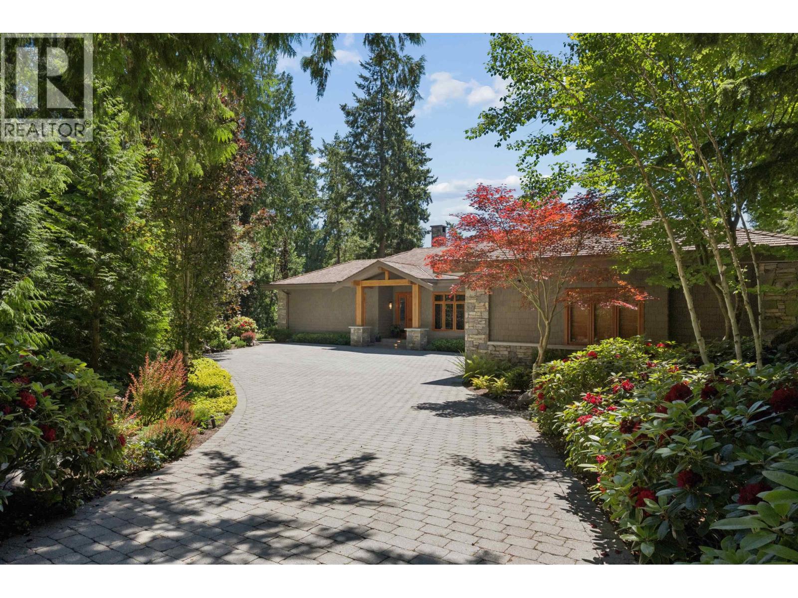 9269 Jorgensen Drive, Halfmoon Bay, British Columbia V7Z 1B4 - Photo 2 - R3137964