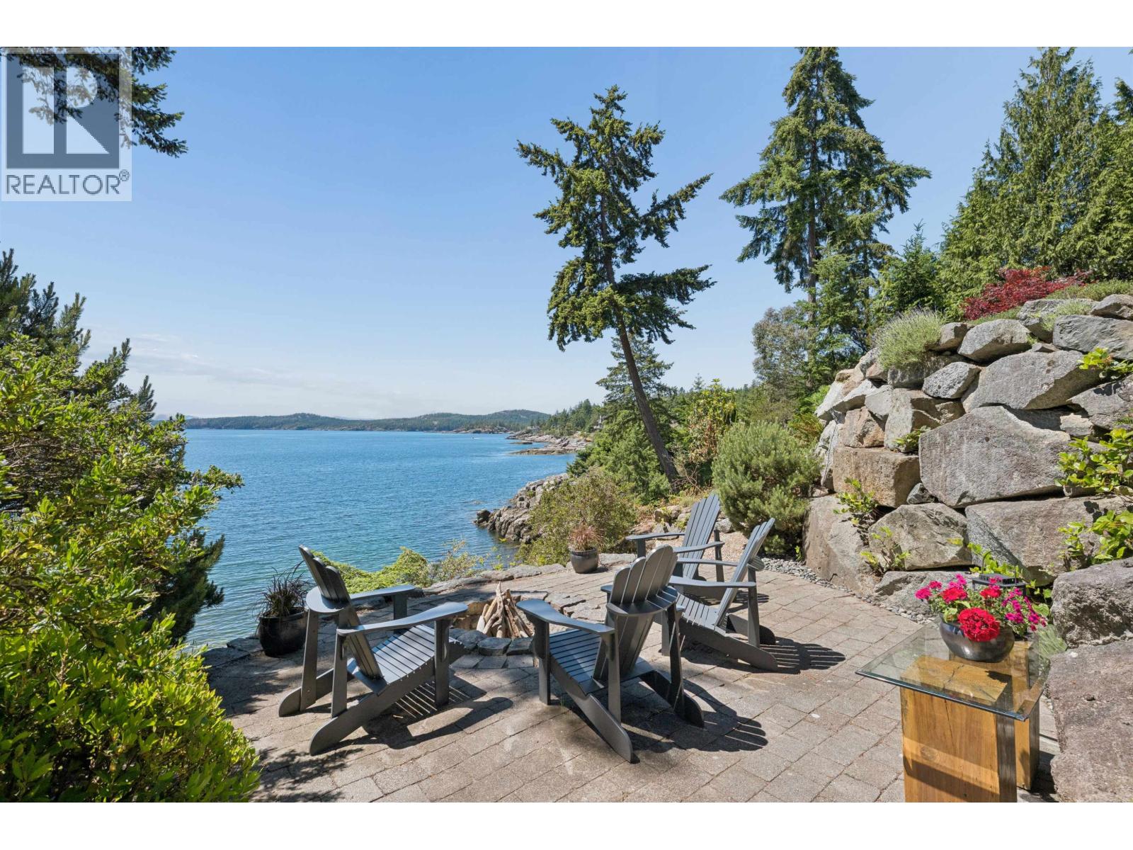 9269 Jorgensen Drive, Halfmoon Bay, British Columbia V7Z 1B4 - Photo 6 - R3137964